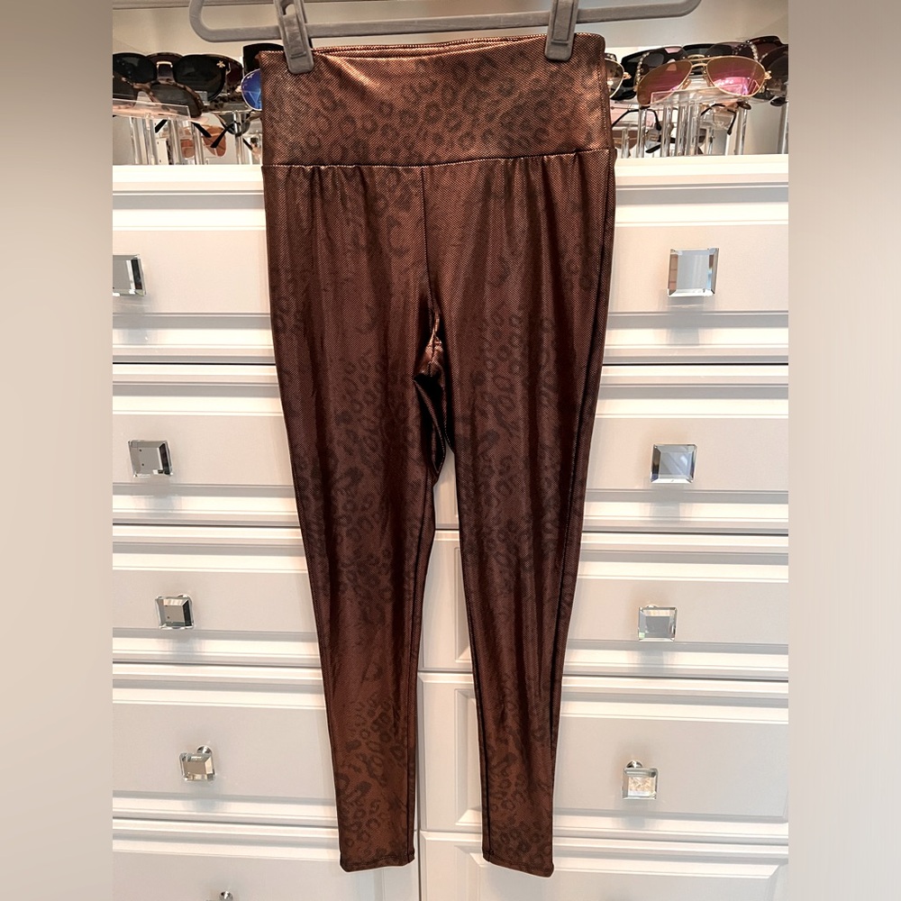 NWOT - leopard print leggings